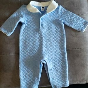 Baby boy sz 3-6m 1quilted 1 piece.